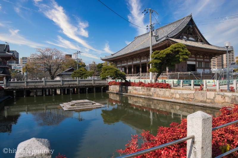 六時礼賛堂と亀の池