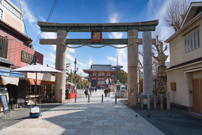 石鳥居と西大門