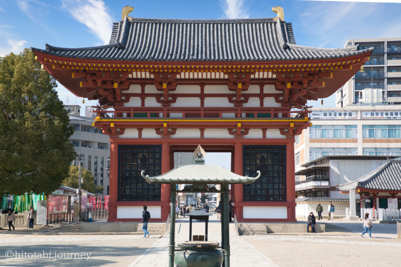 西大門と常香炉